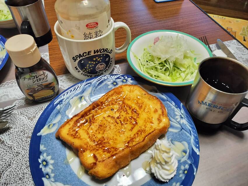 昼食 フレンチトースト分厚い食...