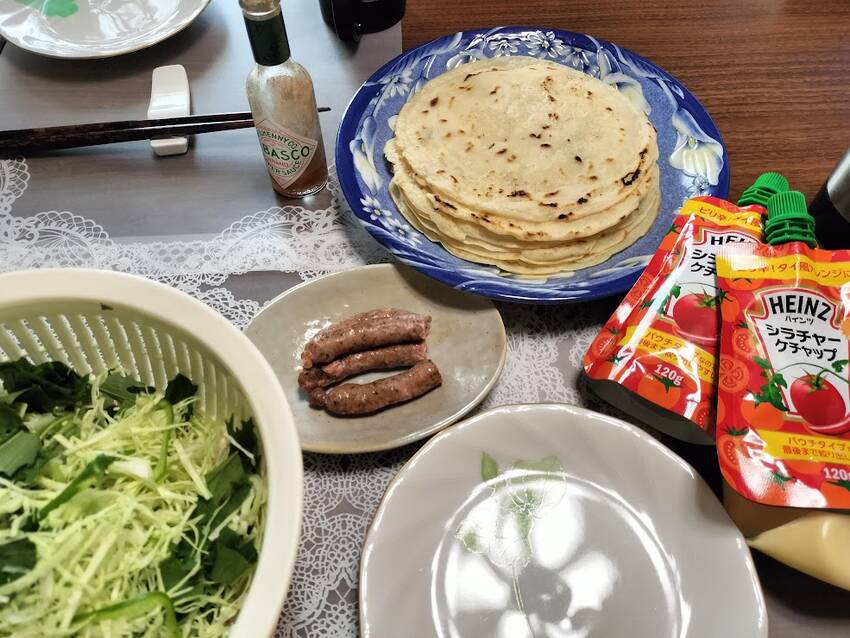 昼食 トルティーヤ?久し振りに...