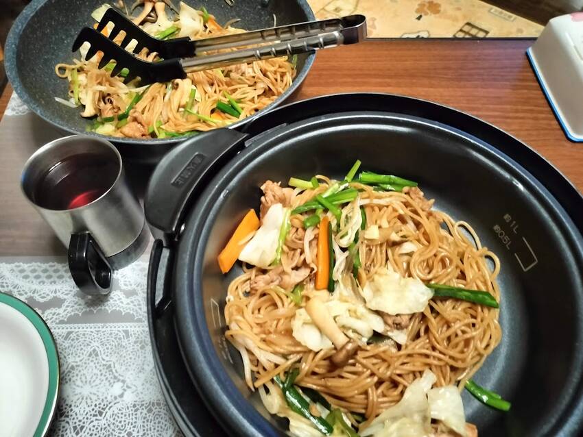 昼食　焼きそば（細麺）お昼　は...