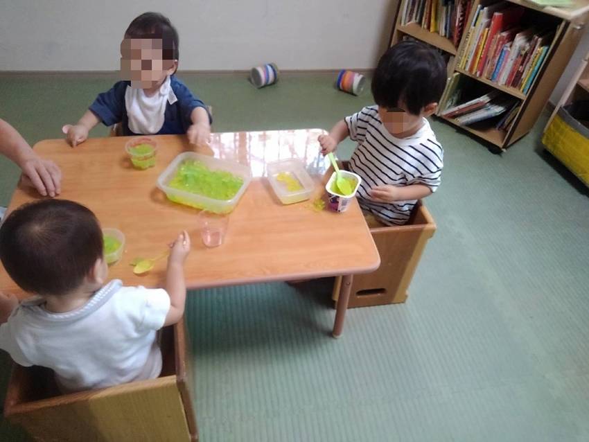 こちらのお部屋では寒天ゼリーあ...