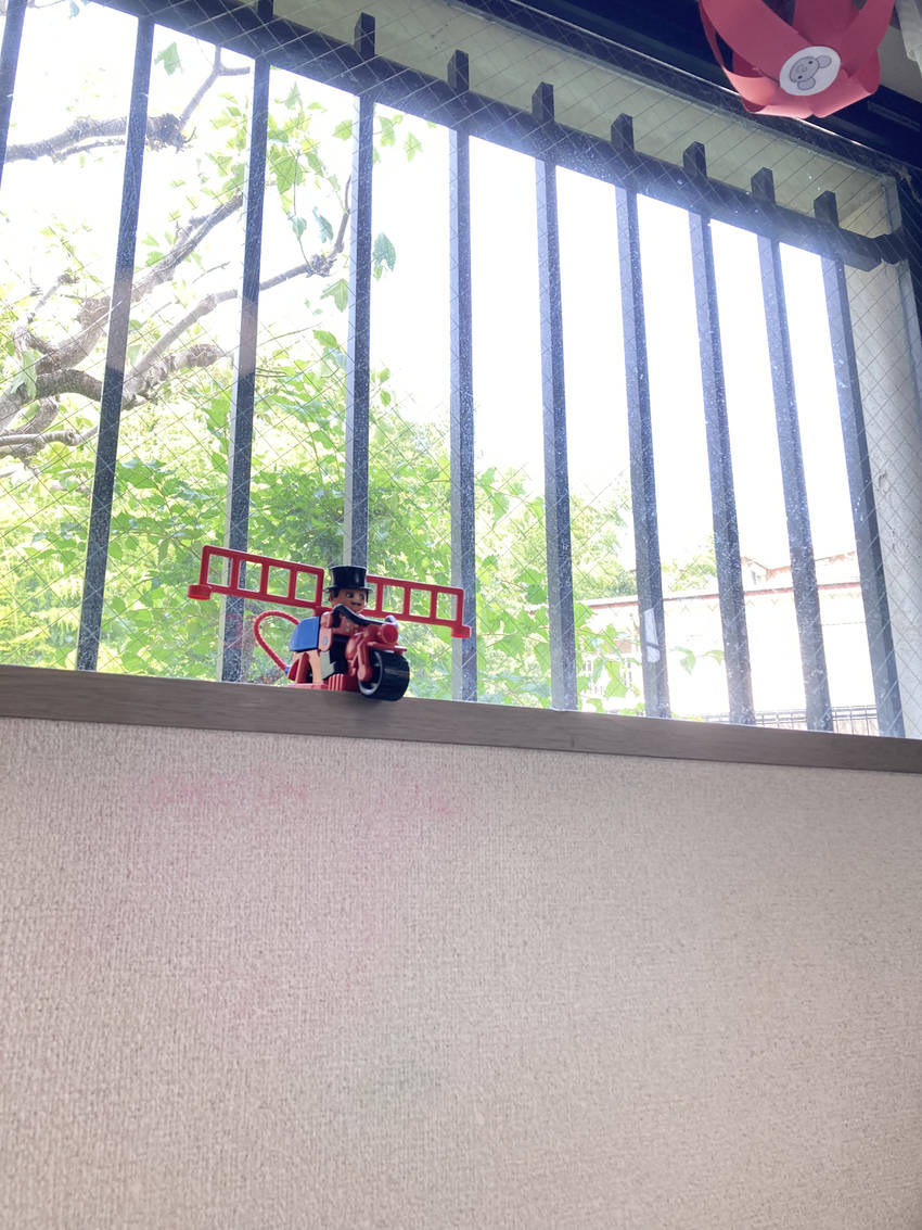 大事に飾られた空飛ぶバイク 本...