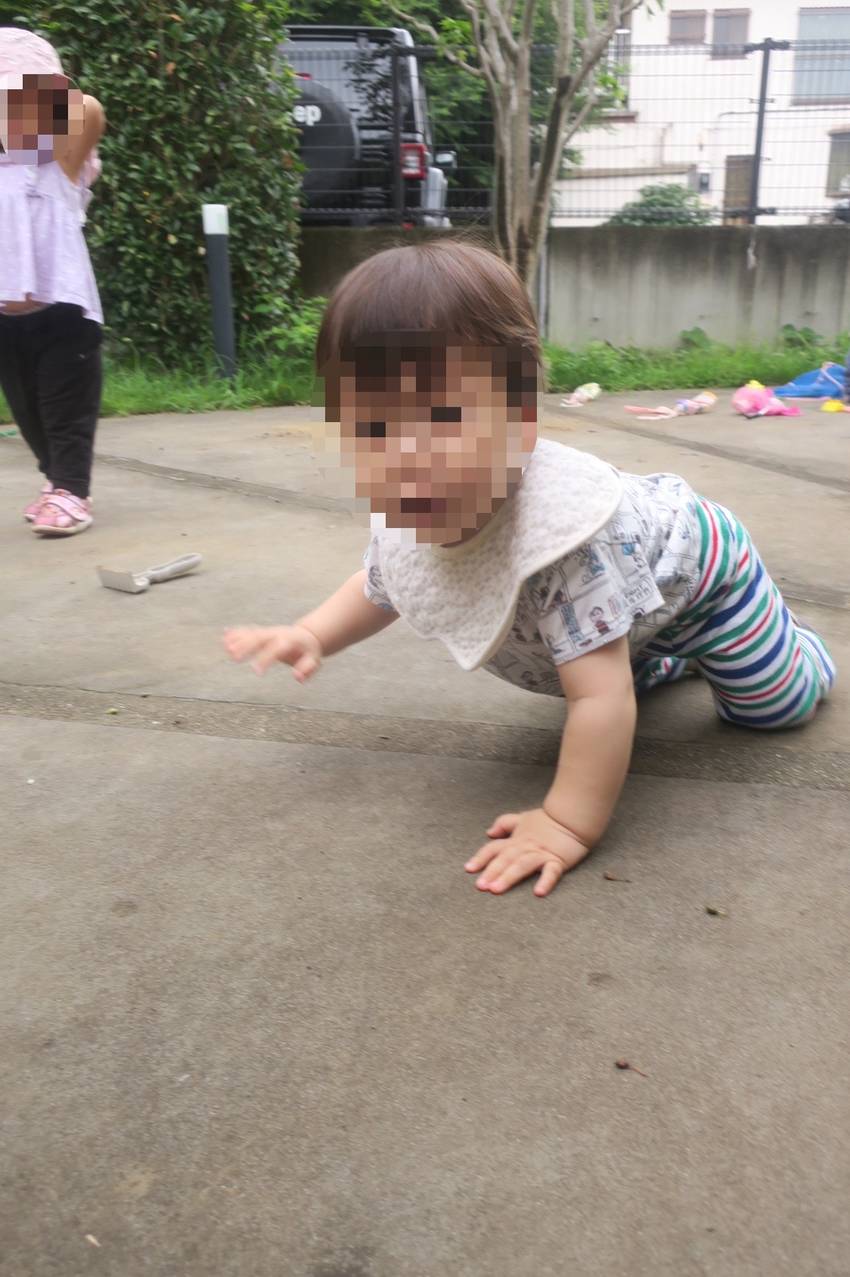 ご機嫌でハイハイ! たくさん動...