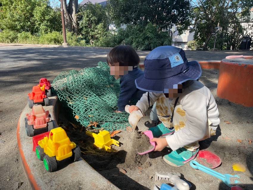 綺麗に整列された車 🐘くん、な...
