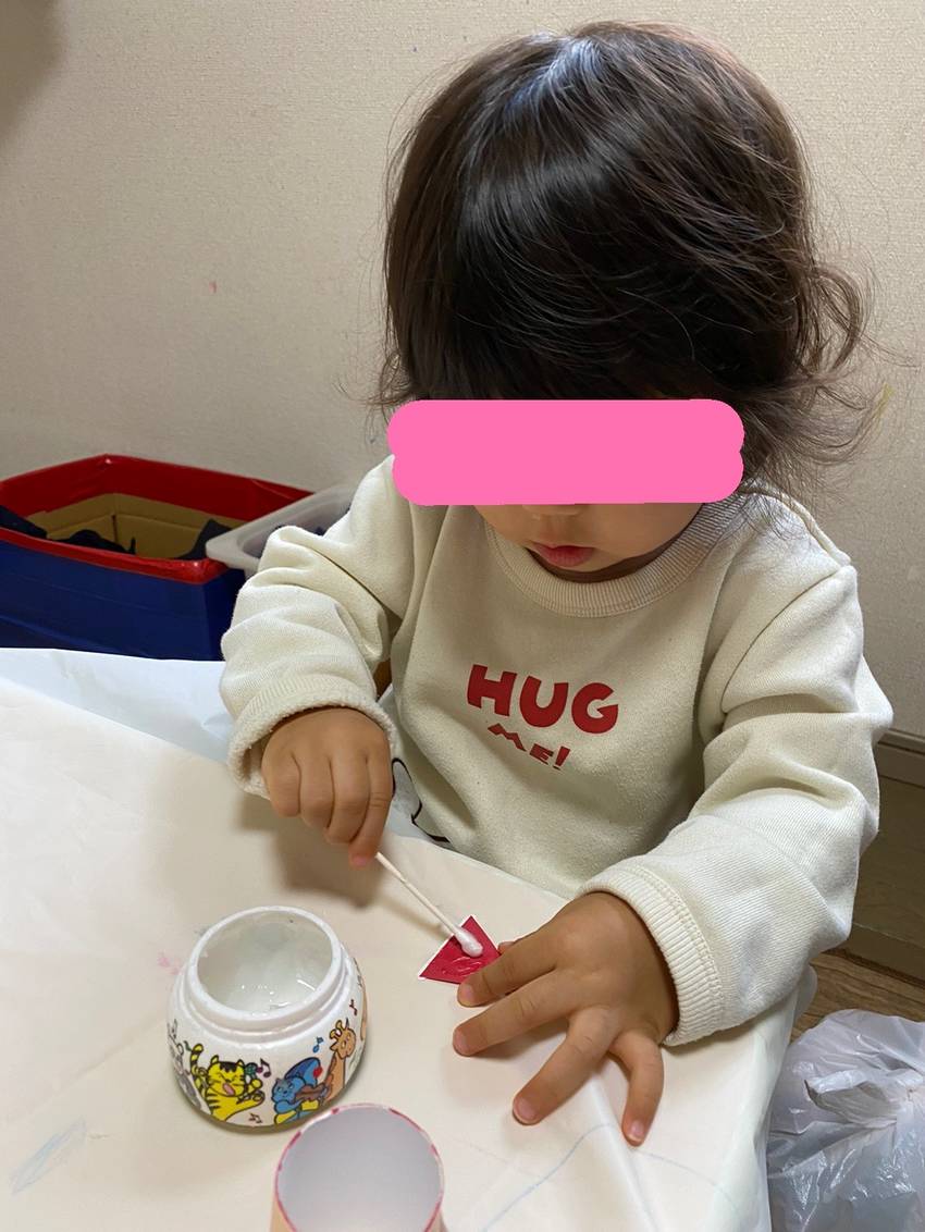 綿棒を見つけてぬりぬり… 色ん...