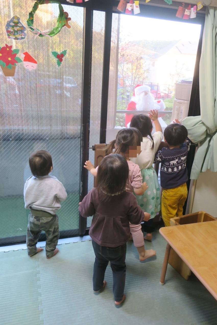 サンタさんだー!! みんな大興...