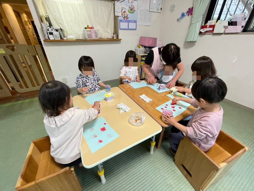 好きな野菜を選んでペタペタスタ...