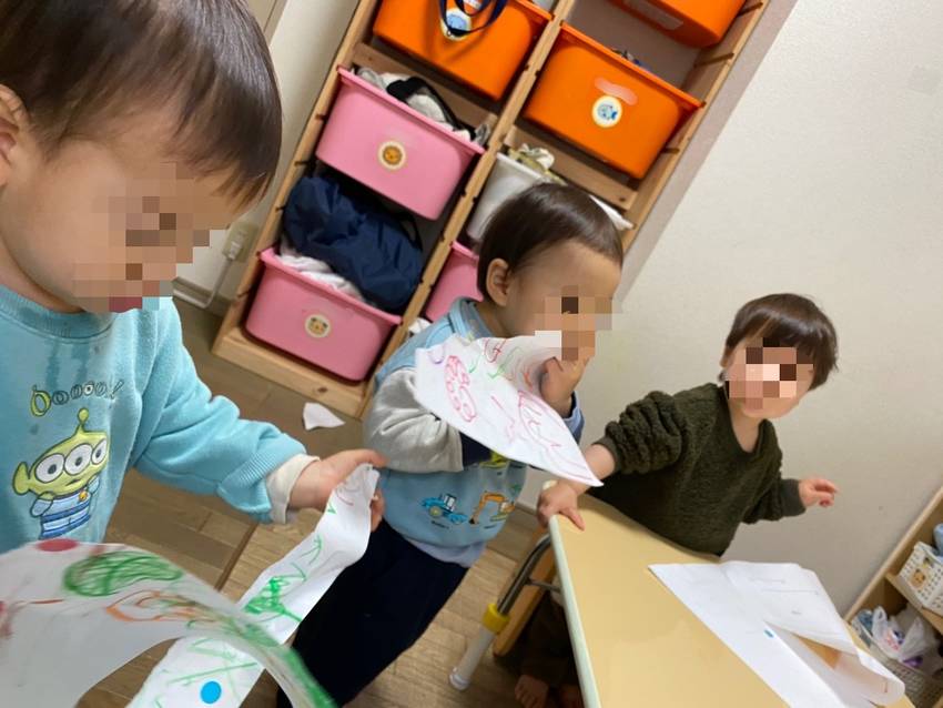 書いた紙をびりびりぐしゃぐしゃ...