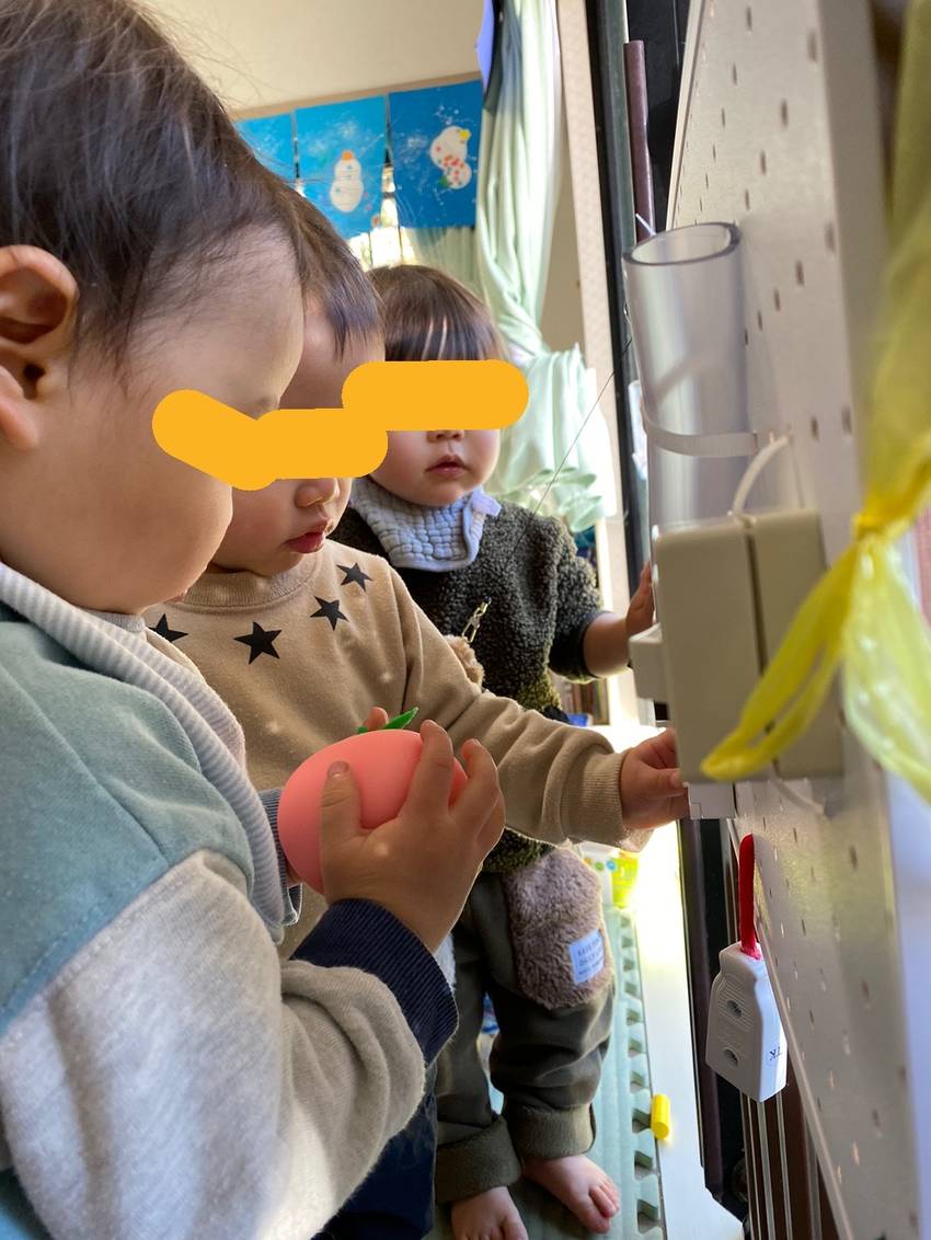 これはなんだ? 興味津々のまな...