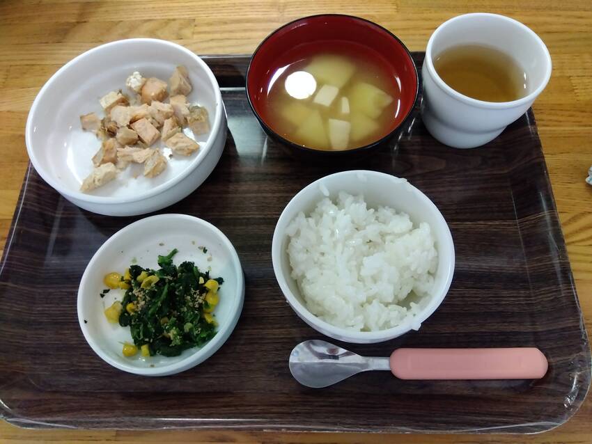 後期食 11日（水）の昼食と交...