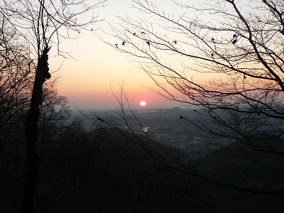 鐘撞堂山でご来光を見ませんか