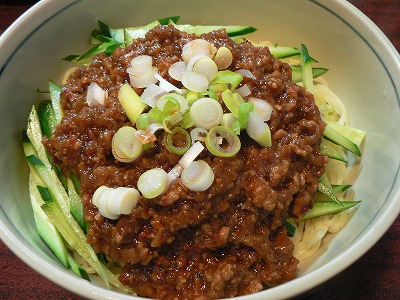 ジャージャー麺はおふくろの味