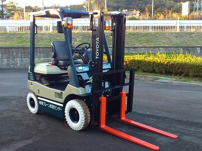 フォークリフトの新車だぜ