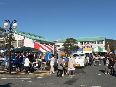 ふるさとの祭典市はヨリいいね！...