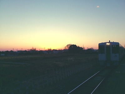 日の出時刻とローカル電車