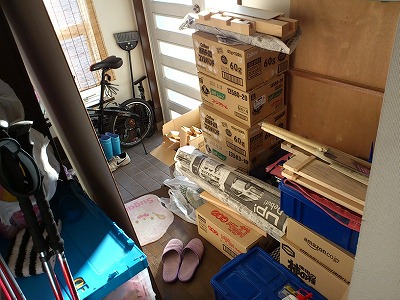 玄関が足の踏み場もない