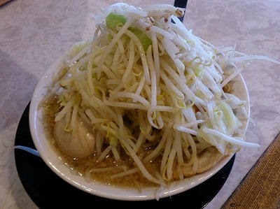 麺屋けんしん野菜大盛りニンニク...