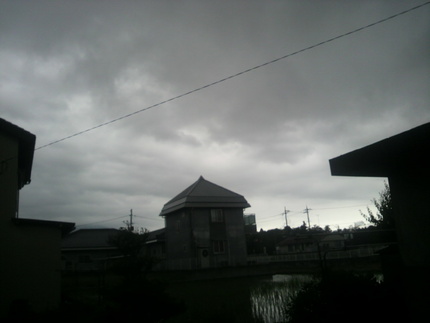 梅雨空
