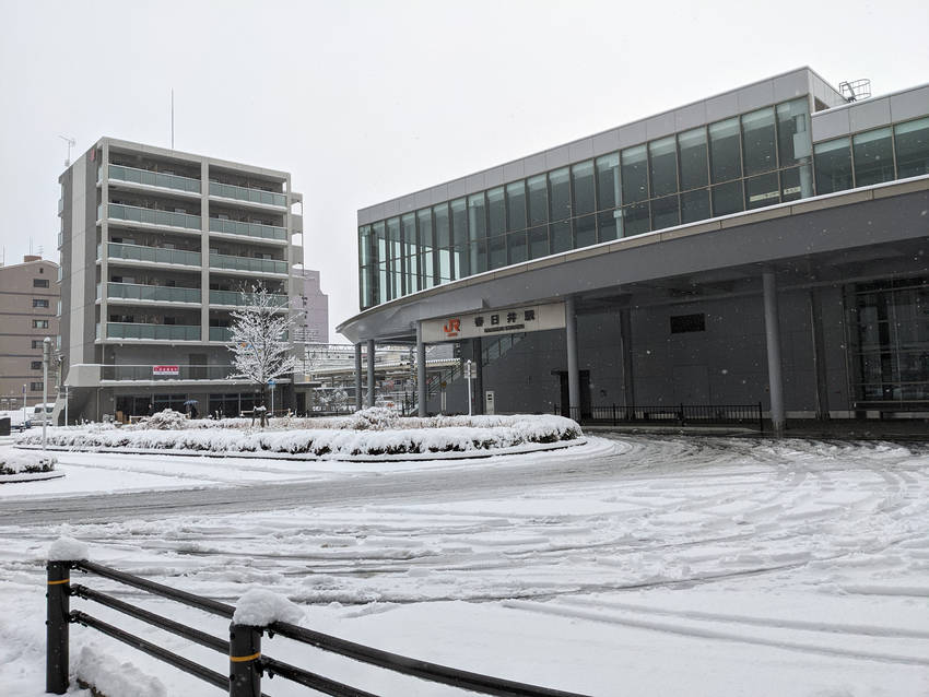 春日井駅は雪で一面真白！！