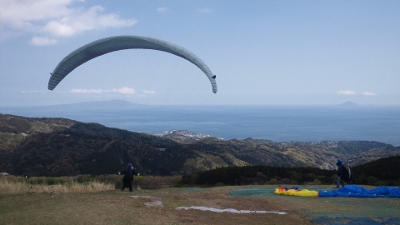 今井浜のテイクオフ。海が見える...