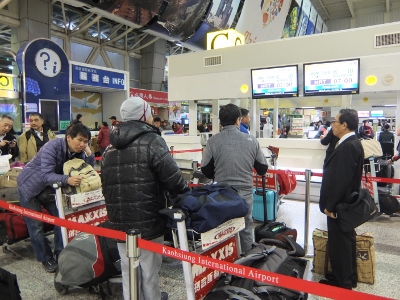 朝5時半の高雄空港チェックイン...
