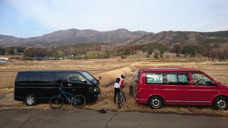 赤シャツが「ハル君、MTBコー...