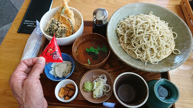 帯広に来たら、このそば屋と決ま...