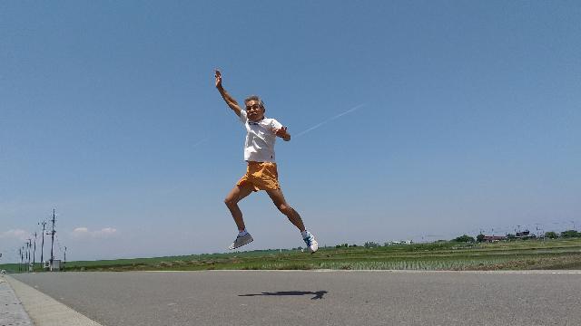 ヤッホー。オイラは走っている。...