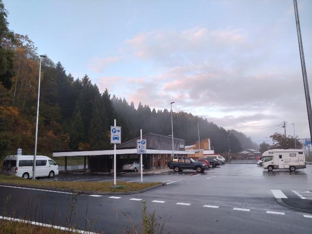 道の駅厚沢部第一駐車場。静かな...
