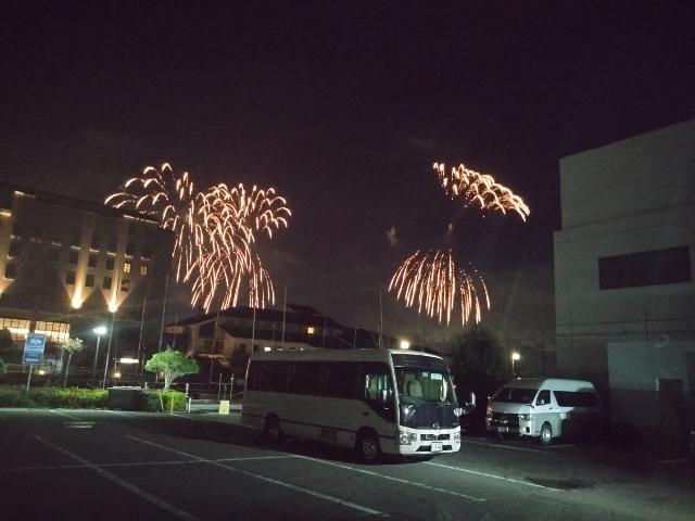 長浜市の琵琶湖湖畔を車で走って...
