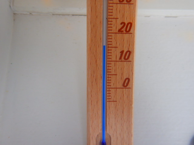 今朝８時の気温。15.5℃？日...