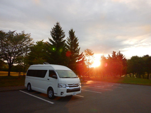 05:36。朝が来たぁ。ここは...