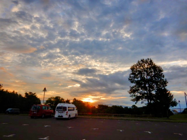 05:25。今日が来た！ここは...