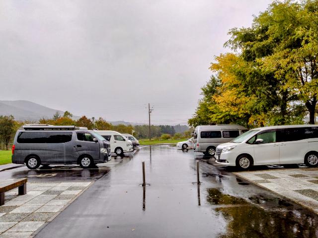 9時半には雨が本降り。車中泊の...