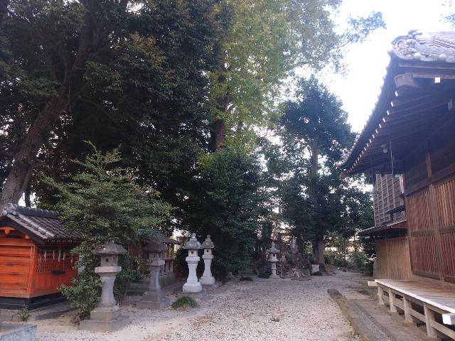 自宅近所の氷川神社境内。