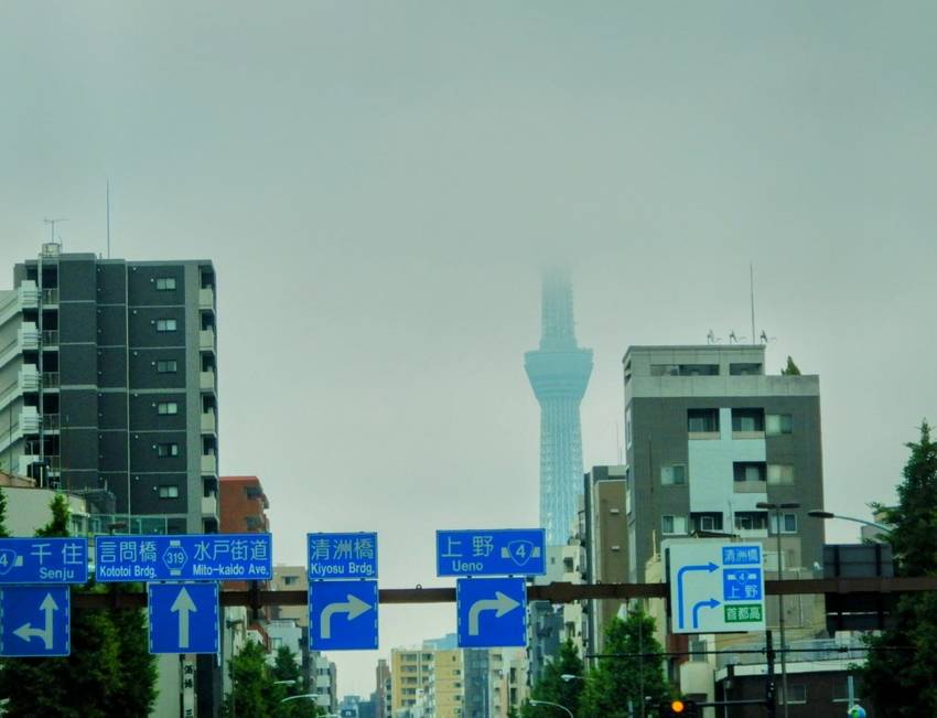 634mの東京スカイツリーの上...