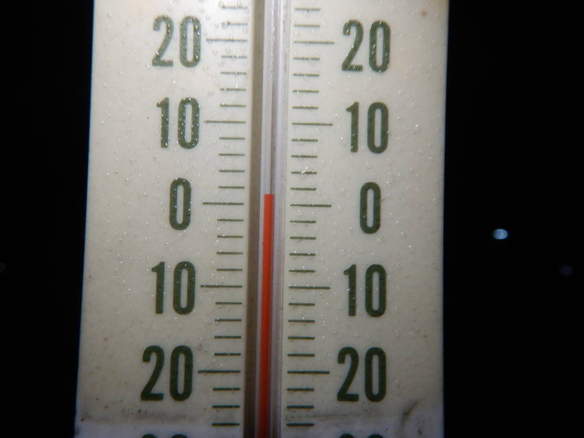 今朝4時半の外気温。えっ？ホン...