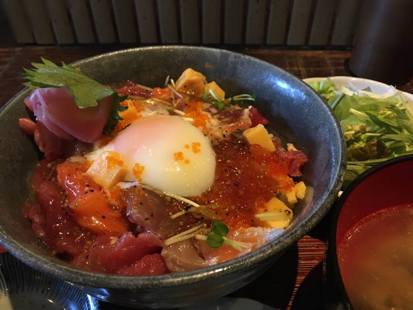 いつもの店でいつもの昼食(24...