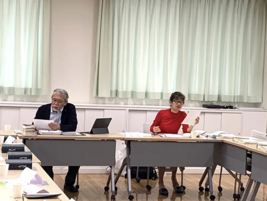 会議室にて聖書と讃美歌を通して...