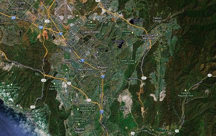 爺さんの家は東西に山に囲まれ、...