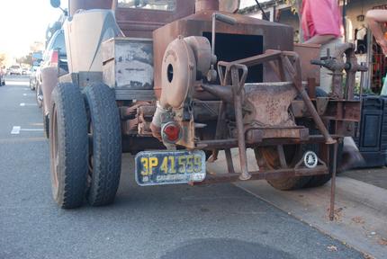 テメキュラで面白い車発見　19...