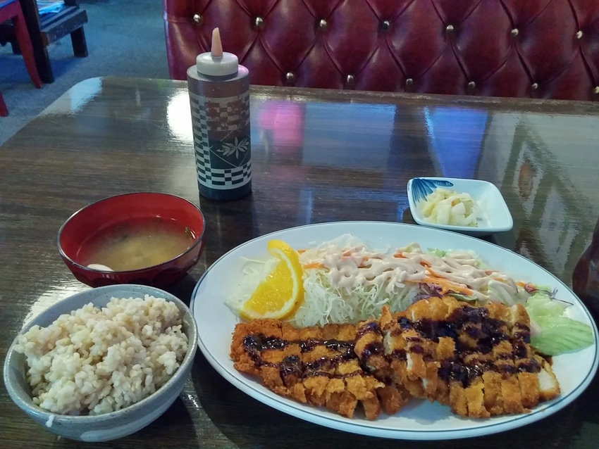 トンカツと玄米