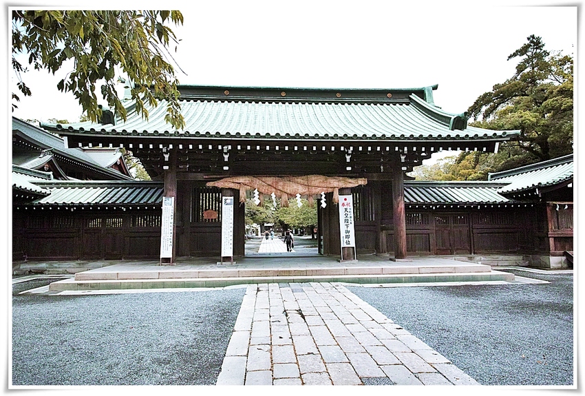 三嶋大社総門。