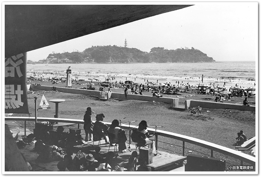 １９７０年代の片瀬西浜海岸。こ...