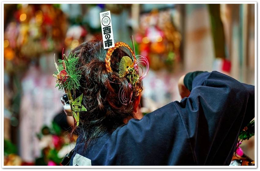 お酉さんでの露天商の売り子さん...