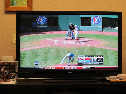 Watching Baseball ... Little Lea...