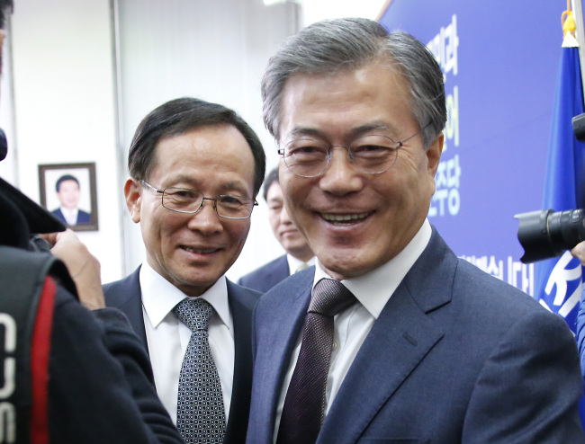 Lee Soo-hyuck &amp; Moon J...