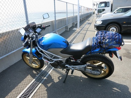 三浦海岸です。 私のVTR25...