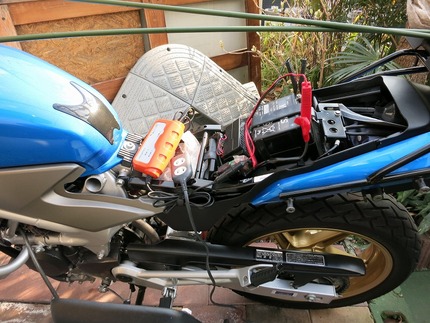 久々のバイクはエンジンかからず...