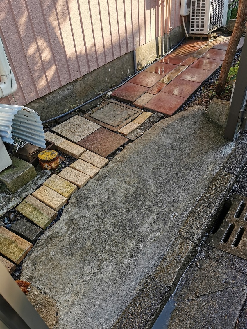 手前にブロックが並べてあります...