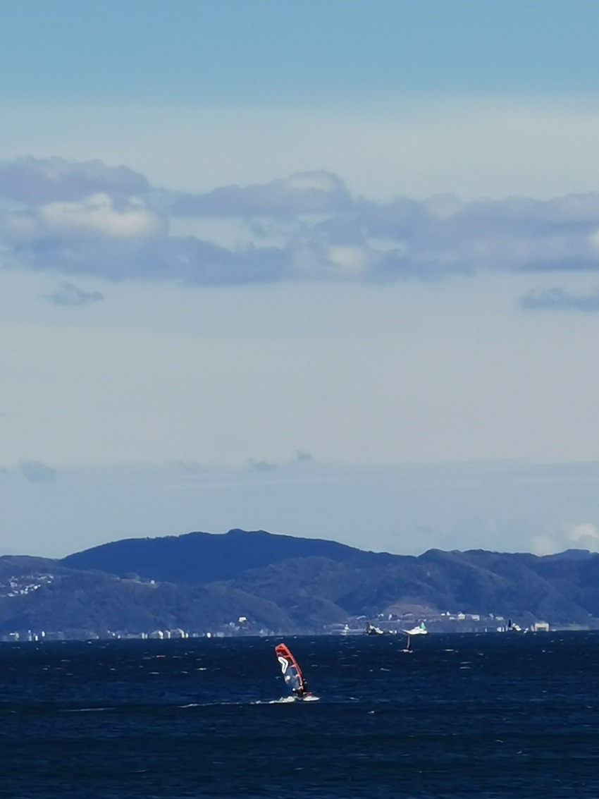 三浦海岸でウインドサーフィン